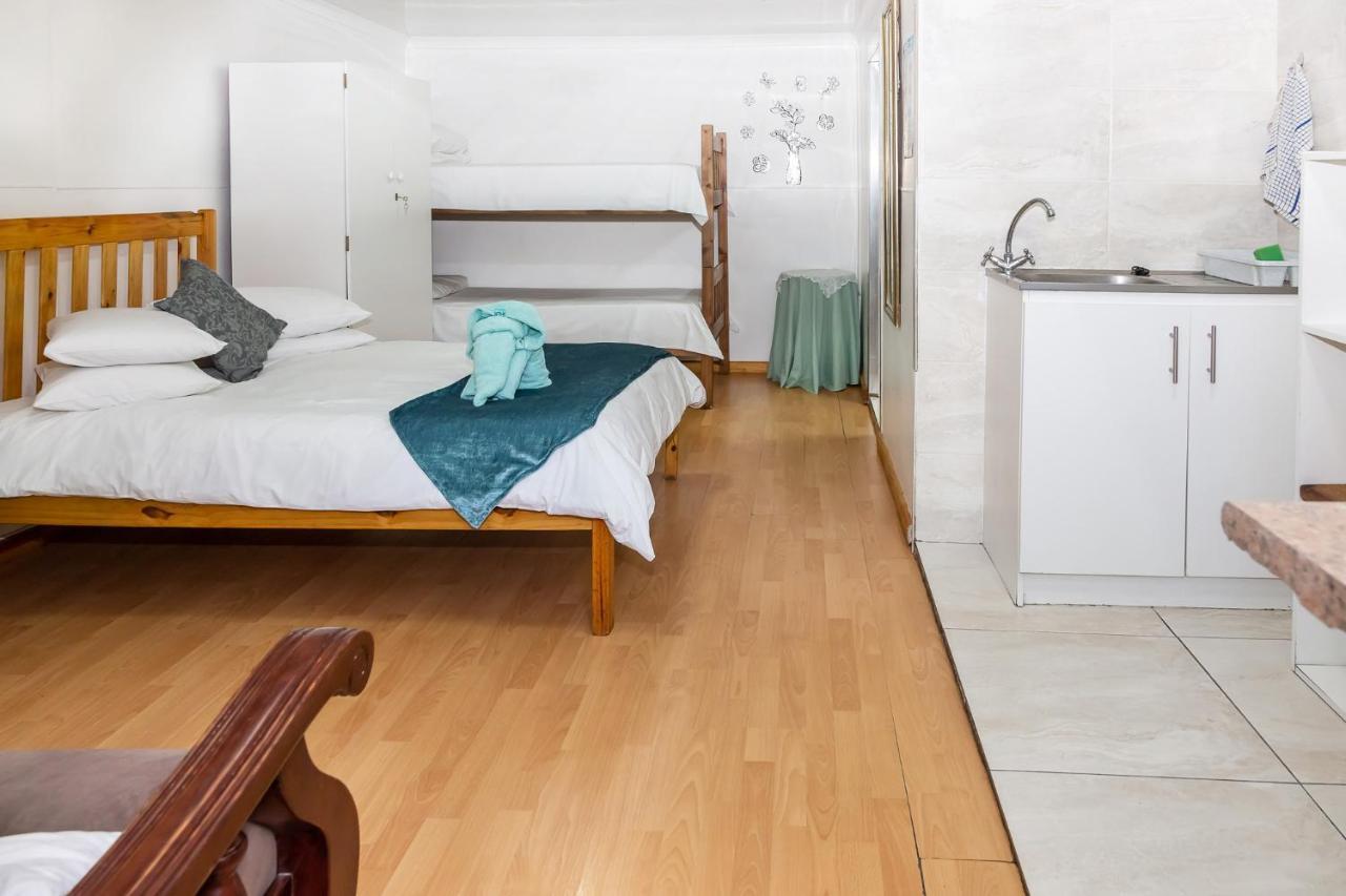 De Helling Self Catering Bed & Breakfast Brackenfell Bagian luar foto